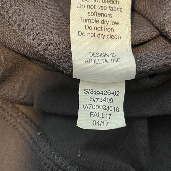 2017 Dark Gray Athleta Leggings Side Zipper Pockets Yoga Workout Women Size XS - Picture 11 of 15